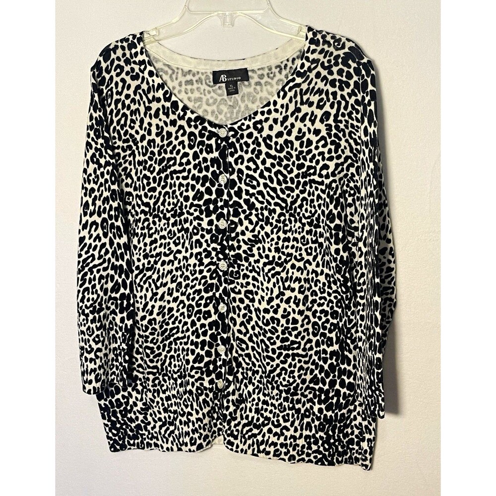 AB Studio Women’s XL Black & White Animal Print V-Neck Button Cardigan Sweater